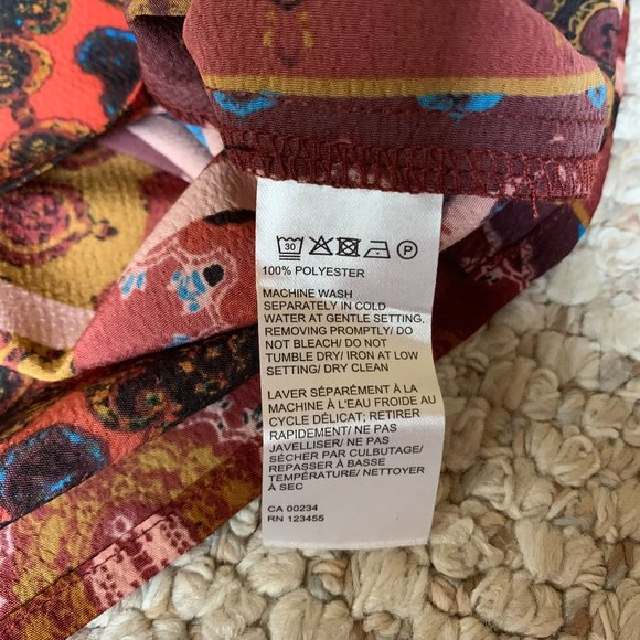 LORD & TAYLOR - Printed Top - NEW without Tags - Picture 7 of 7